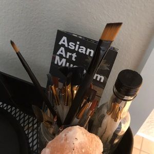 Meet your Posher, Emi